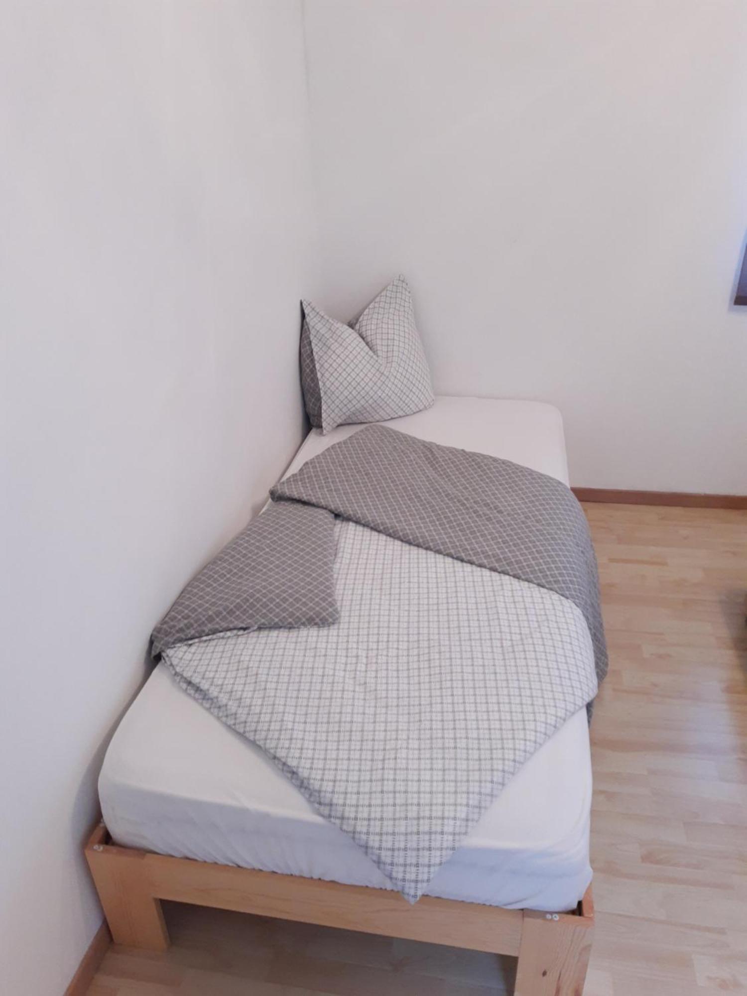 Agréable maison avec cour à 10min de Liège Herstal Esterno foto